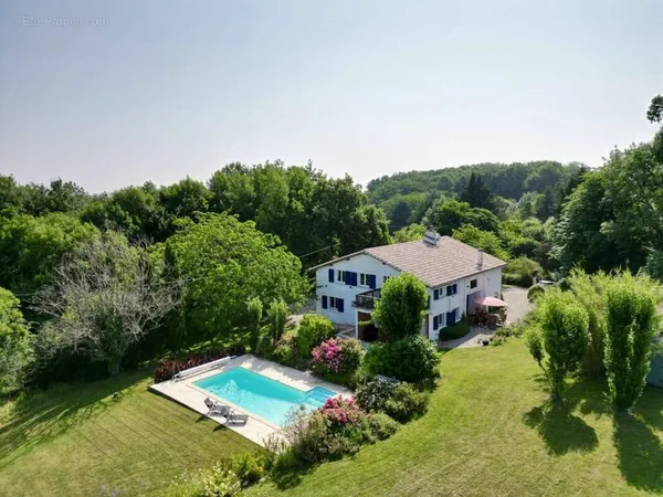 Proche d'Eymet - Maison de 5 chambres avec piscine Idéale famille ou gîte