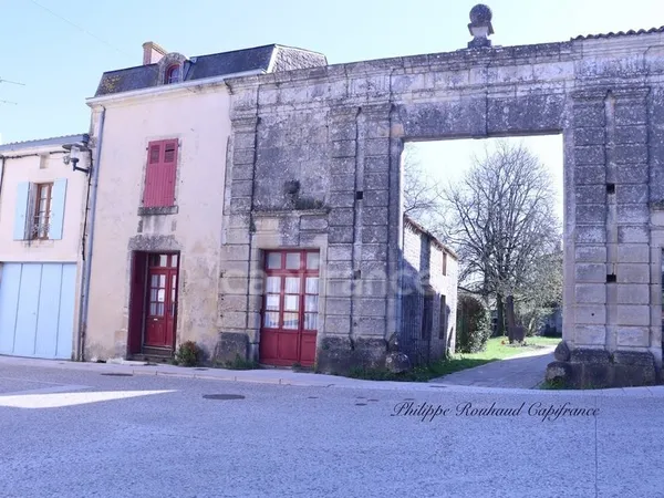 Maison à vendre 8 pièces FOUSSAIS PAYRE (85)