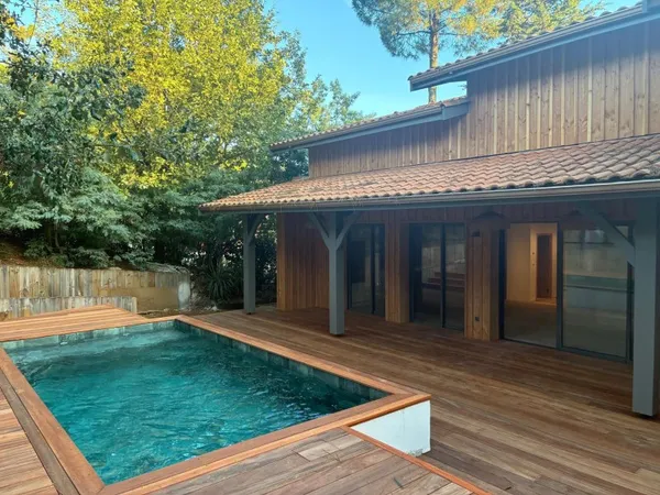 Villa: Pyla sur mer entièrement rénovée.