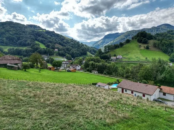 Terrain à bâtir de 1500m2 à 10 minutes de Saint Jean Pied de
