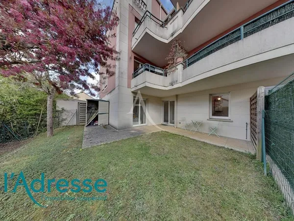 Appartement Emerainville 2 pièce(s) 36 m2 avec jardinet