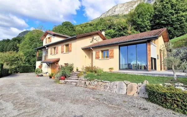 Maison 9 pièces 160 m²