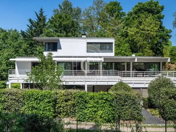 Maison 9 pièces 237 m²