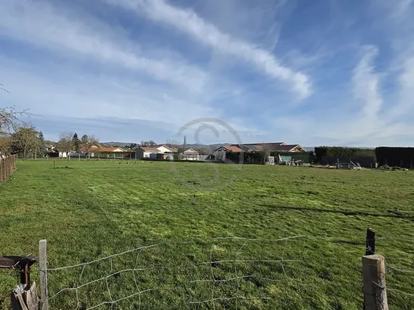 Terrain constructible à Sardieu 1150 m2
