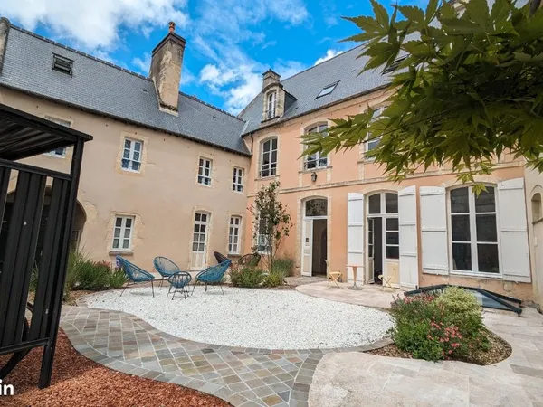 Studio MEUBLÉ + Terrasse Plein centre BAYEUX