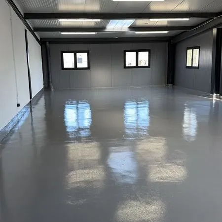 Local d'activité de 125 m2 93120 La Courneuve