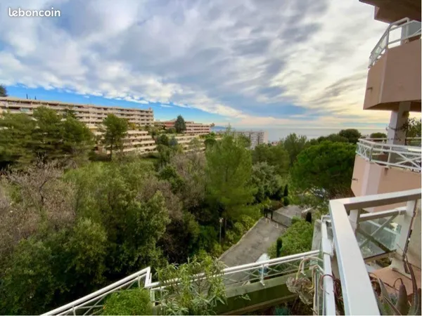 FABRON - Bel appartement T2 vue mer