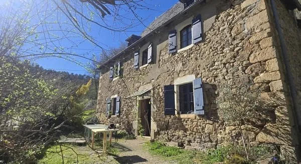 Une maison de caractère au coeur des bois corréziens