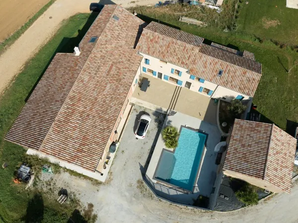 MAGNIFIQUE VILLA AVEC PISCINE