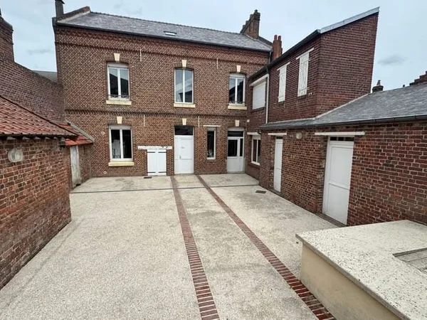 Maison 8 pièces 200 m²