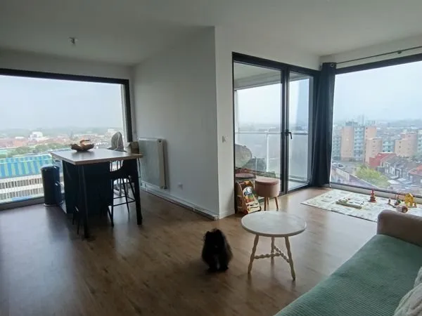 T2 lumineux 47 m² - 8e étage avec ascenseur - parking - loggia 6,5 m² - Lille Fives cail