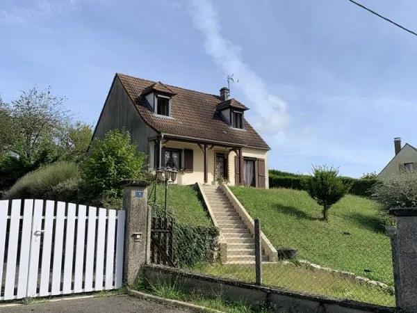 Maison individuelle sans vis a vis avec terrain clos de 1502