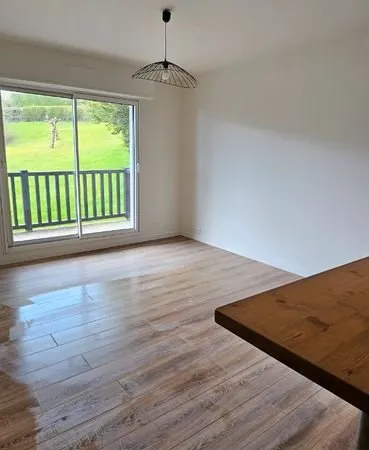 Appartement 2 pièces avec balcon vue mer