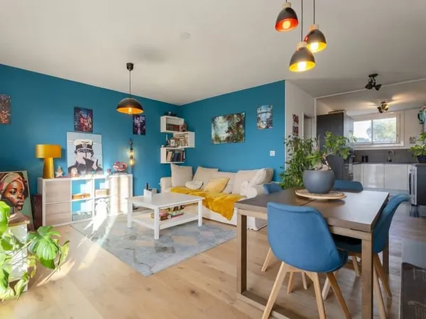 Appartement type 4 76m2 rénové en dernier étage