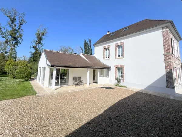 Propriété de caractère avec dépendances et 3000 m² de terrain - 175m² surface habitable ? proches de
