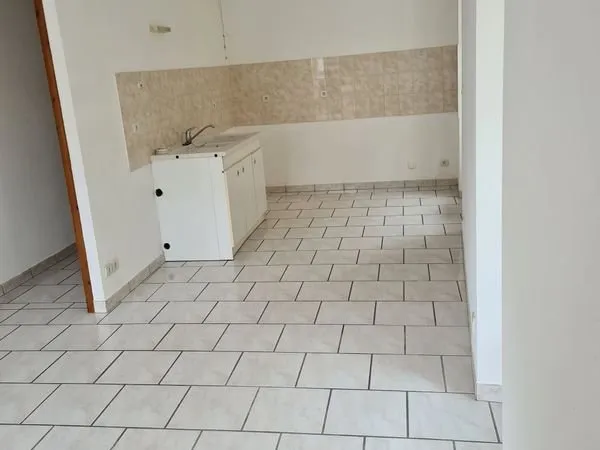 Appartement F2 Centre ville de Sellières