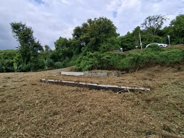 Terrain 1052 m²