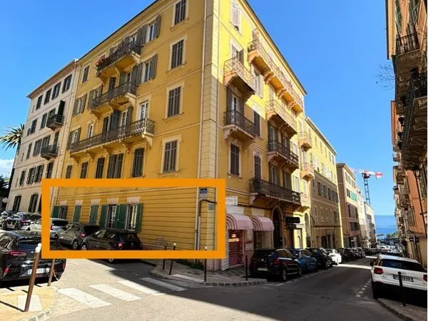 T4 rénové 92 m² - Hyper centre Ajaccio - 200 m place du Diamant