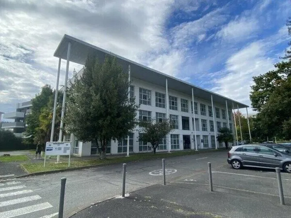 Bureaux 8 pièces 201 m²
