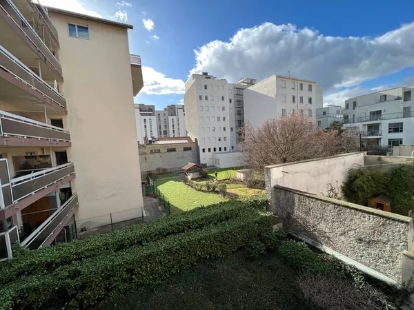 LYON 3/Rue Guilloud/Studio/Meublé/Parking
