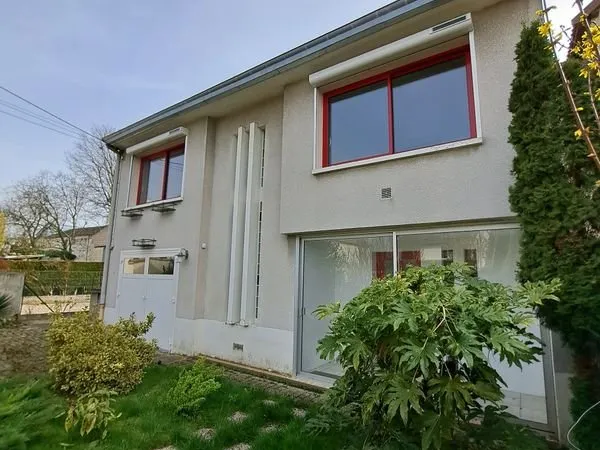 Maison 171m2. 8 pièces. Proche centre ville