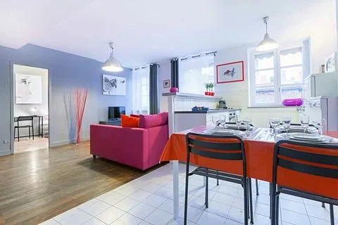 Loue T3 meublé 63m² 2 chambres à Lyon Opéra. Vue sur les toits