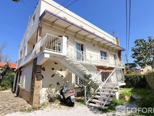 Maison 11 pièces 237 m²