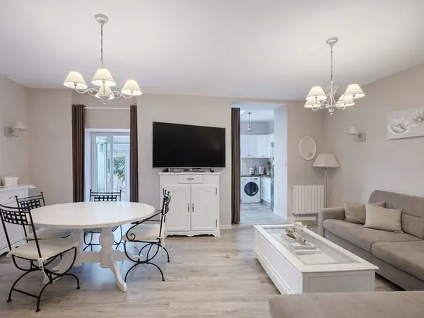APPARTEMENT AVEC 4 CHAMBRES