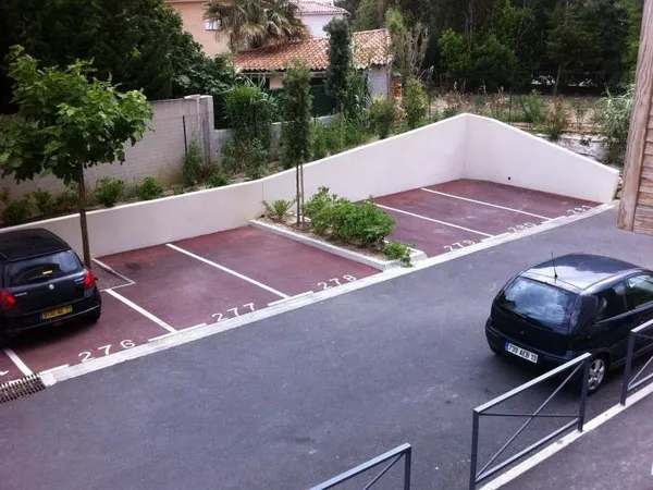 PARKING - 41 ZENATTI - 13008 MARSEILLE