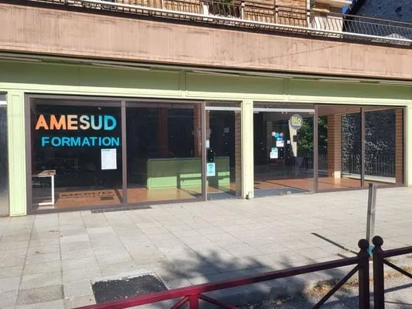 Local commercial 305 m²