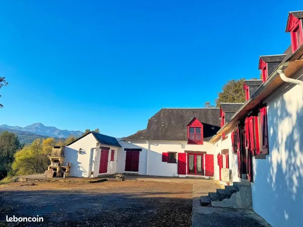 Belle maison, vaste terrain, vue panoramique