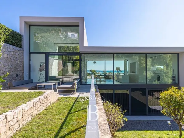 HAUTEURS DE CANNES - VILLA CONTEMPORAINE - 4 CHAMBRES