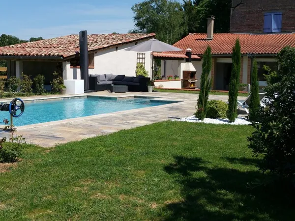 Maison 9 pièces 450 m²