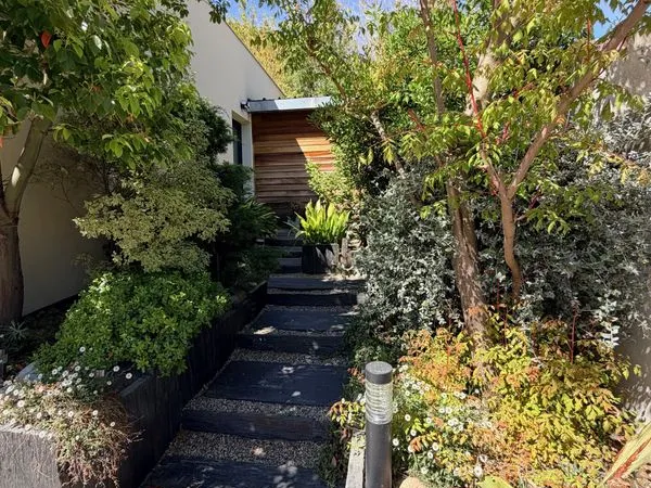 À vendre - Villa contemporaine de plain-pied avec piscine chauffée - Villeneuve-lès-Avignon (Bellevu
