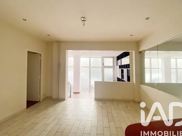 Local commercial 2 pièces 146 m²