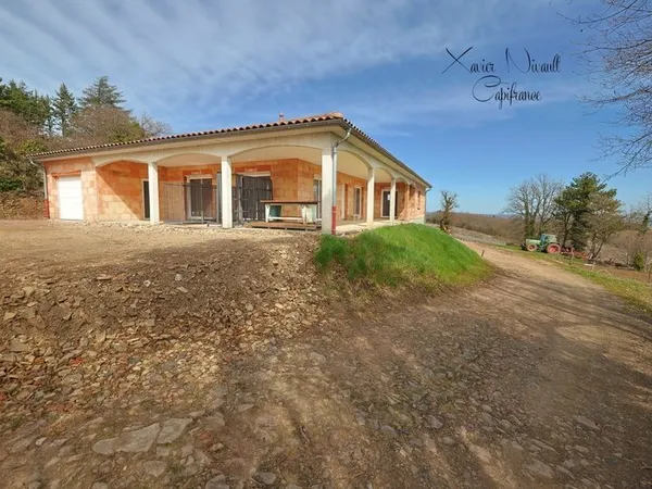 Maison à vendre 5 pièces LEYNES (71)