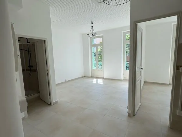 T2 LUMINEUX Aubagne