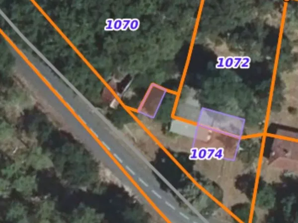 Terrain constructible 2 550 m² divisible à Gourbera