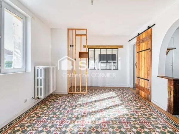 Maison de 4 chambres, bureau, grande pièce de vie