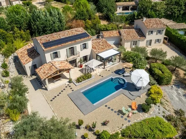 Maison Vente Saint-Saturnin-lès-Apt 9p 330m² 1790000€