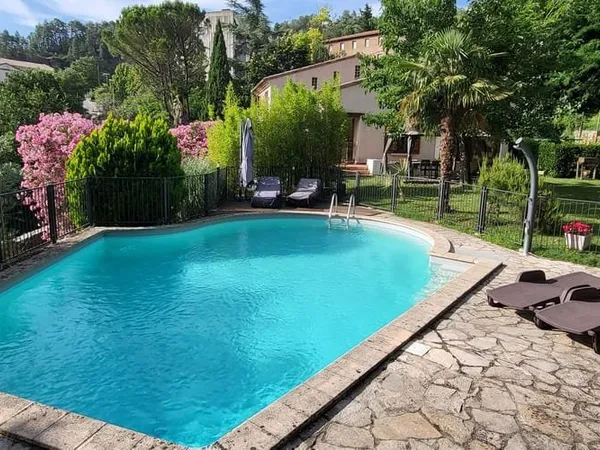 Maison 7 pièces 217 m²