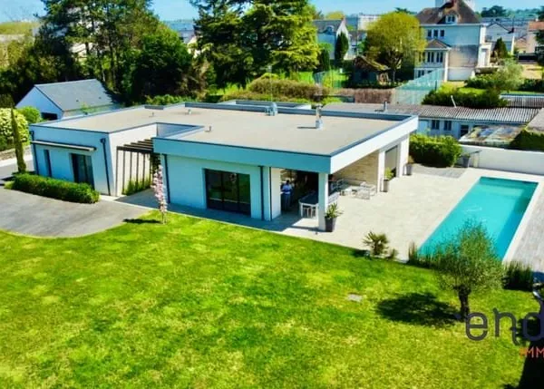 Chatellerault Magnifique Villa Plain Pied 185 m2 4 Chambres Terrain 2799 M2 Piscine 15 X 3 M