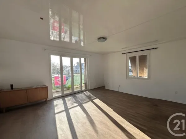 Bâtiment 220 m²