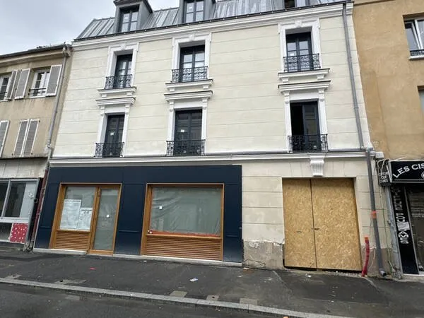 **À Vendre : BOUTIQUE : Local Commercial brut de 105 m2 à Clichy, Rue de Neuilly - Emplacement de Ch
