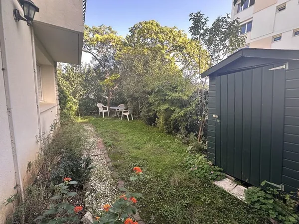 Maison d'habitation divisée en appartements - immeuble de rapport