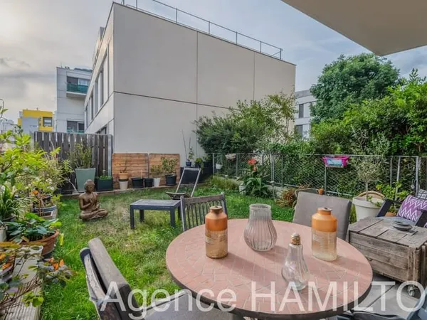 Nanterre université, T4 de 76 m2 avec 50 m2 de jardin/terrasse + parking