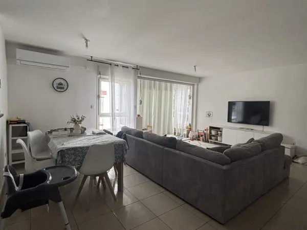Grand appartement T3 à Saint-Denis