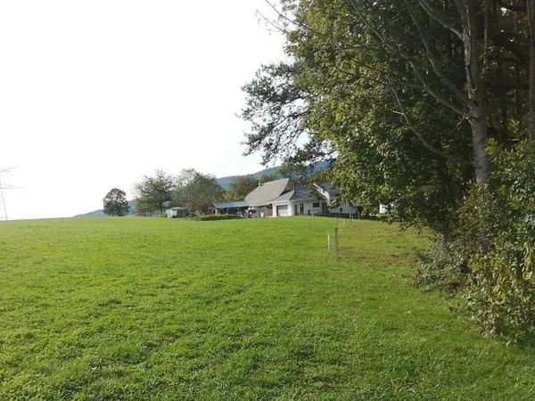 Terrain 823 m²