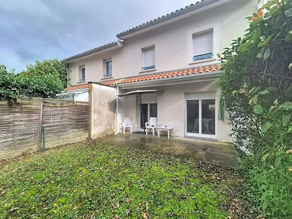 Appartement Saint Seurin Sur l'Isle 3 pièces 59 m² avec jardin
