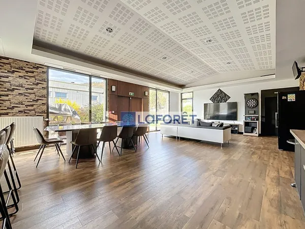 Maison 10 pièces 292 m²